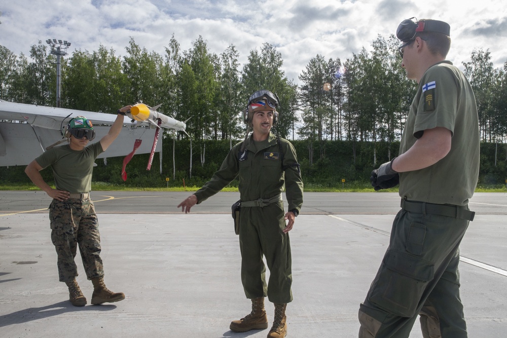 Marines conduct close air support training with Finnish Air Force