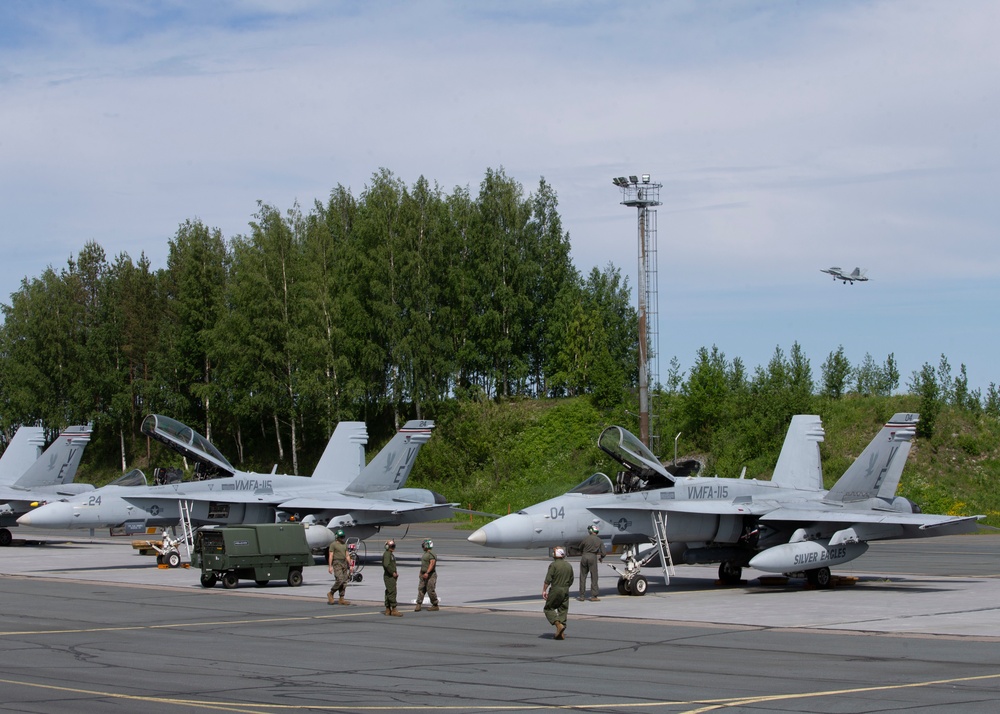 Marines conduct close air support training with Finnish Air Force