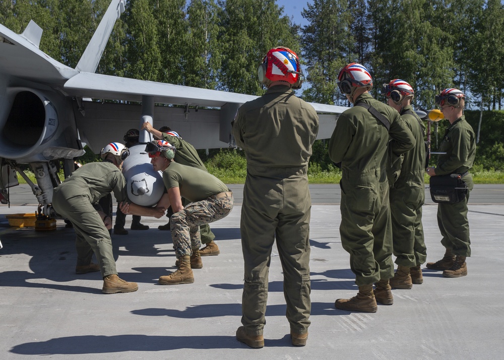 Marines refuel jets in Finland