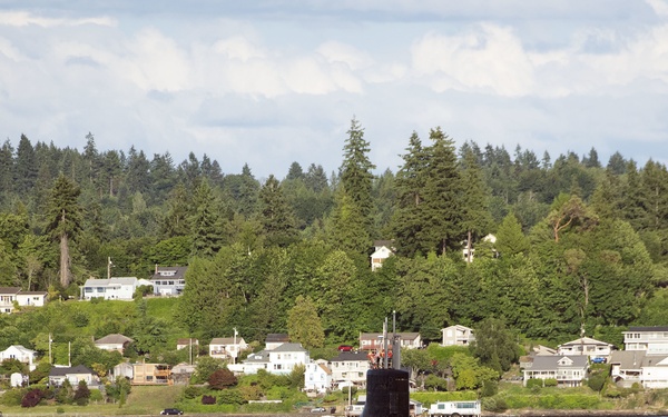 USS Seawolf Departs Bremerton