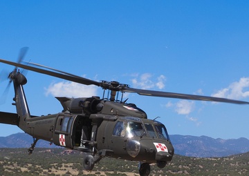 C-CO, 7-158 GSAB Conducts Multi-Ship Maneuvers and Medevac Hoist Training