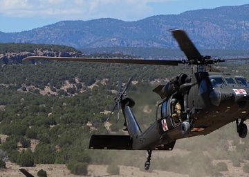 C-CO, 7-158 GSAB Conducts Multi-Ship Maneuvers and Medevac Hoist Training