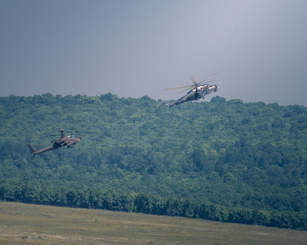 12th CAB Apaches and Hungarian Defense Force Hinds in first ever combined live fire