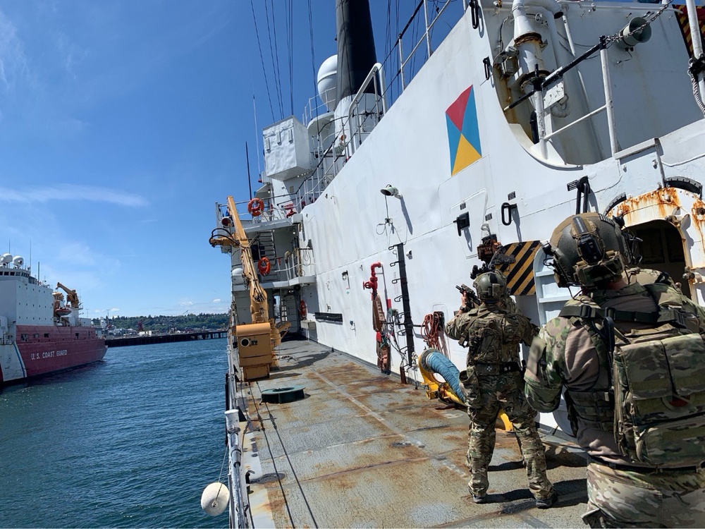 1st SFG (A) Green Berets conduct VBSS training aboard a U.S. Coast Guard cutter