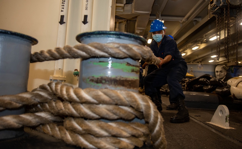 USS Harry S. Truman (CVN 75) transits the Atlantic Ocean