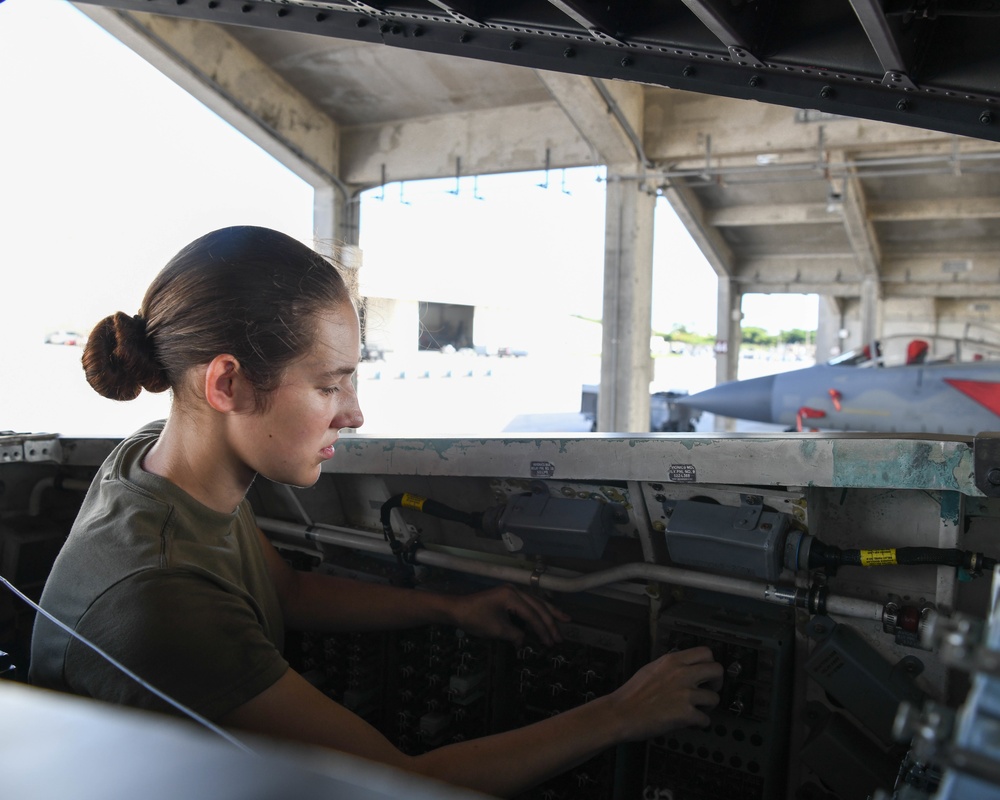 67th AMU maintainers recover F-15 Eagle