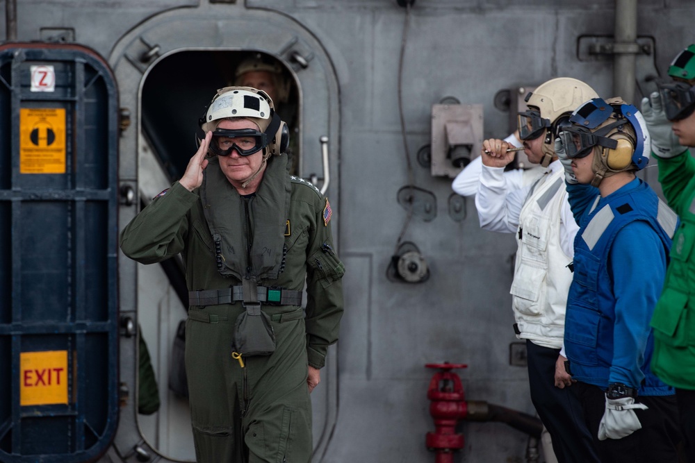 Commander, U.S. Pacific Fleet Visits USS Ronald Reagan (CVN 76)