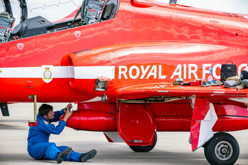 RAF Red Arrows refuel at RAF Fairford