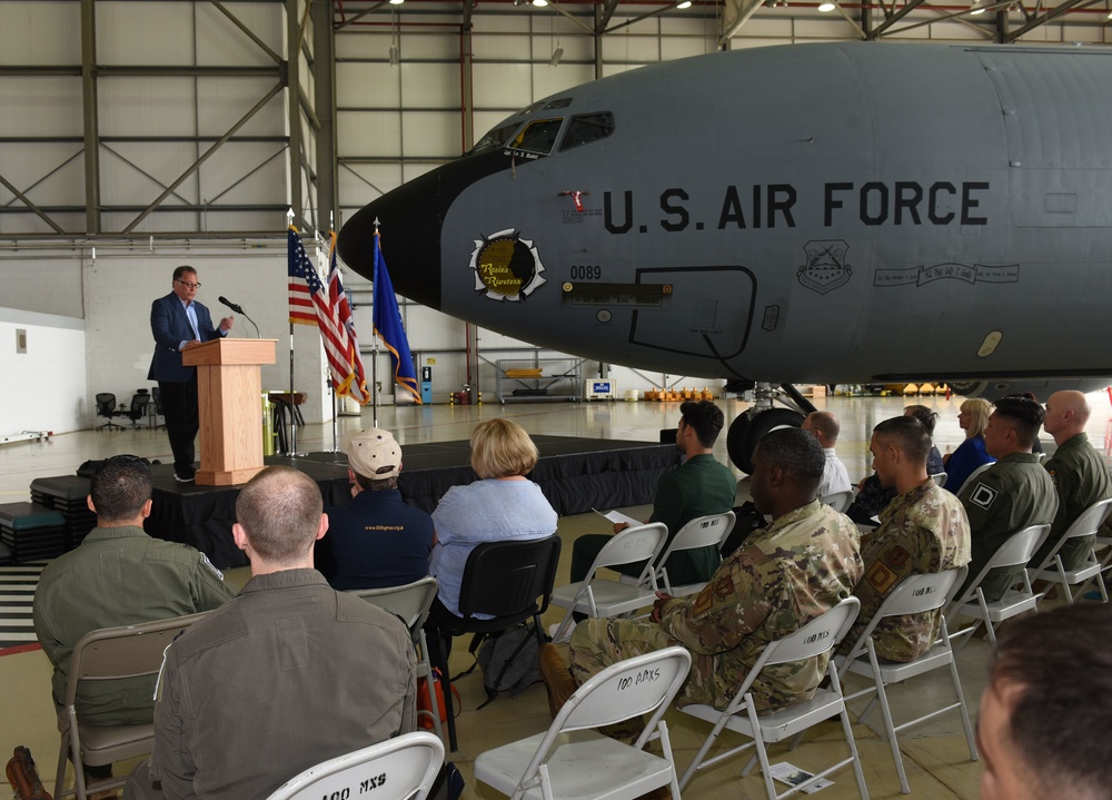 ‘Rosie’s Riveters’ nose art dedication immortalizes legacy of 100th BG pilot with 100th ARW