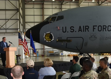 ‘Rosie’s Riveters’ nose art dedication immortalizes legacy of 100th BG pilot with 100th ARW