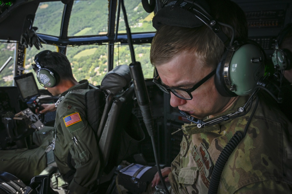 103rd flies unit’s first C-130H3 training mission