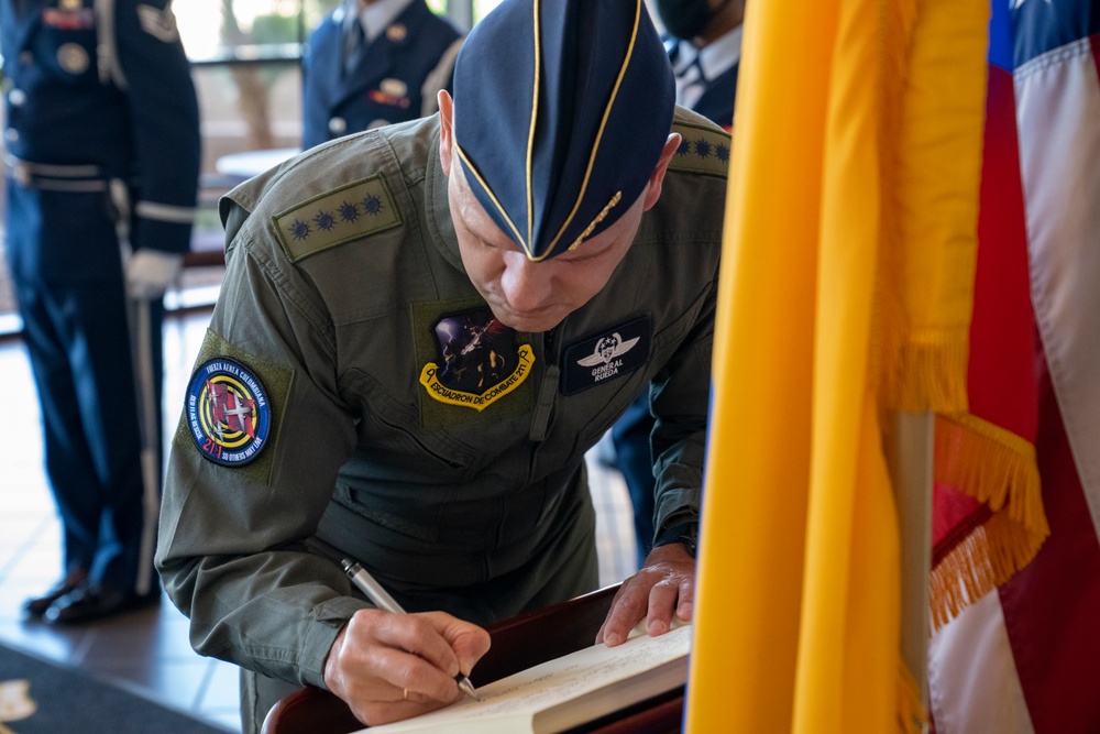 Colombian Air Force Commander visits 12th Air Force (Air Forces Southern)