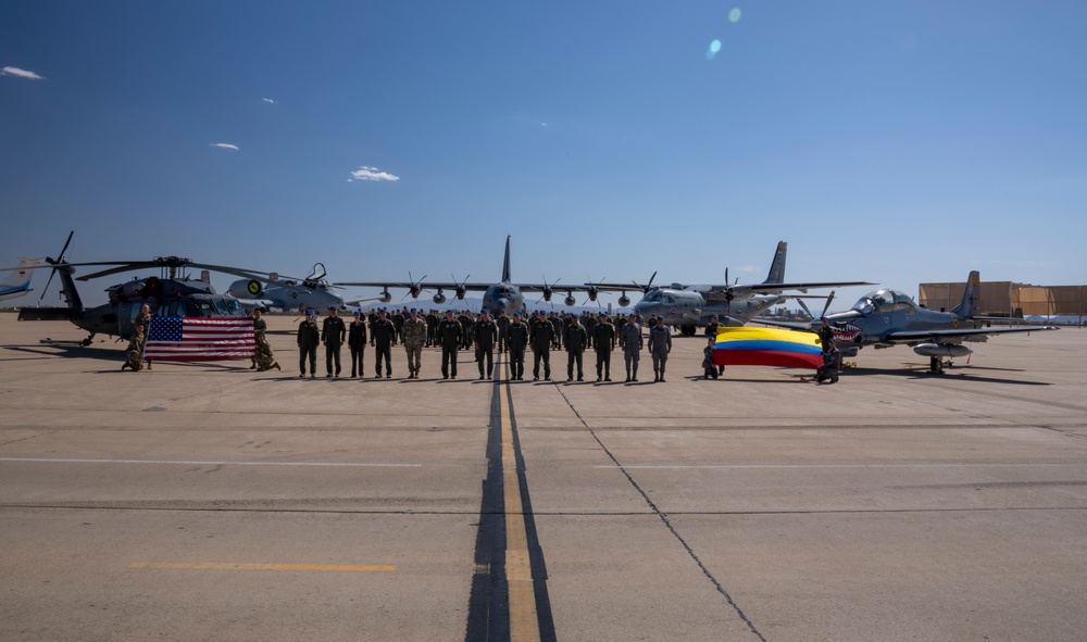 Colombian Air Force Commander visits 12th Air Force (Air Forces Southern)