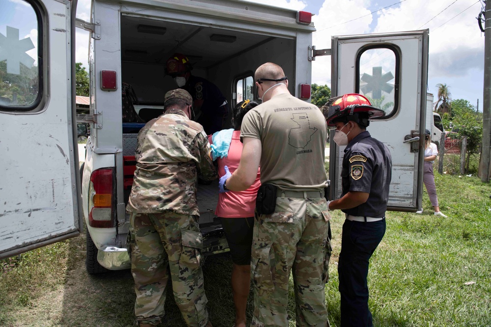 U.S. military brings healthcare to Guatemala during RS-21