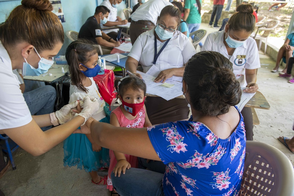 U.S. military brings healthcare to Guatemala during RS-21