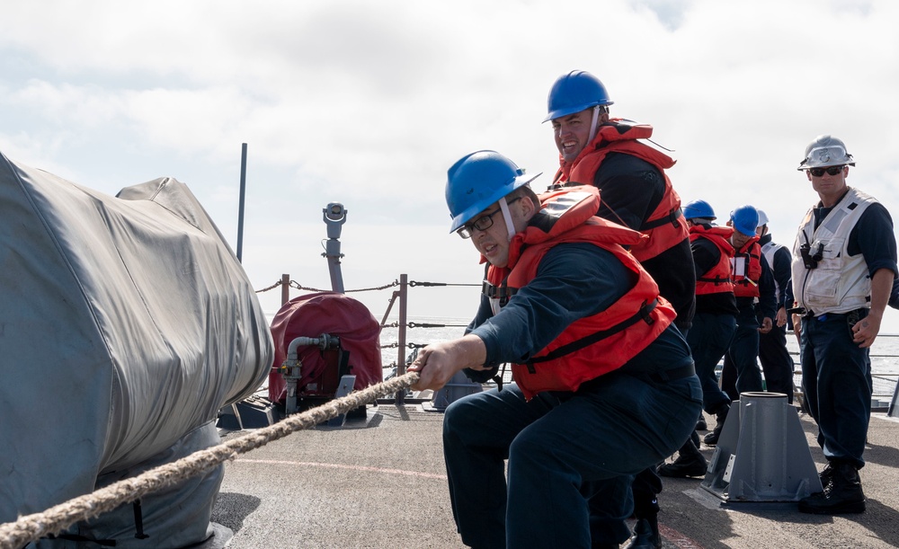 USS O’Kane conducts RAS with USNS Henry J. Kaiser