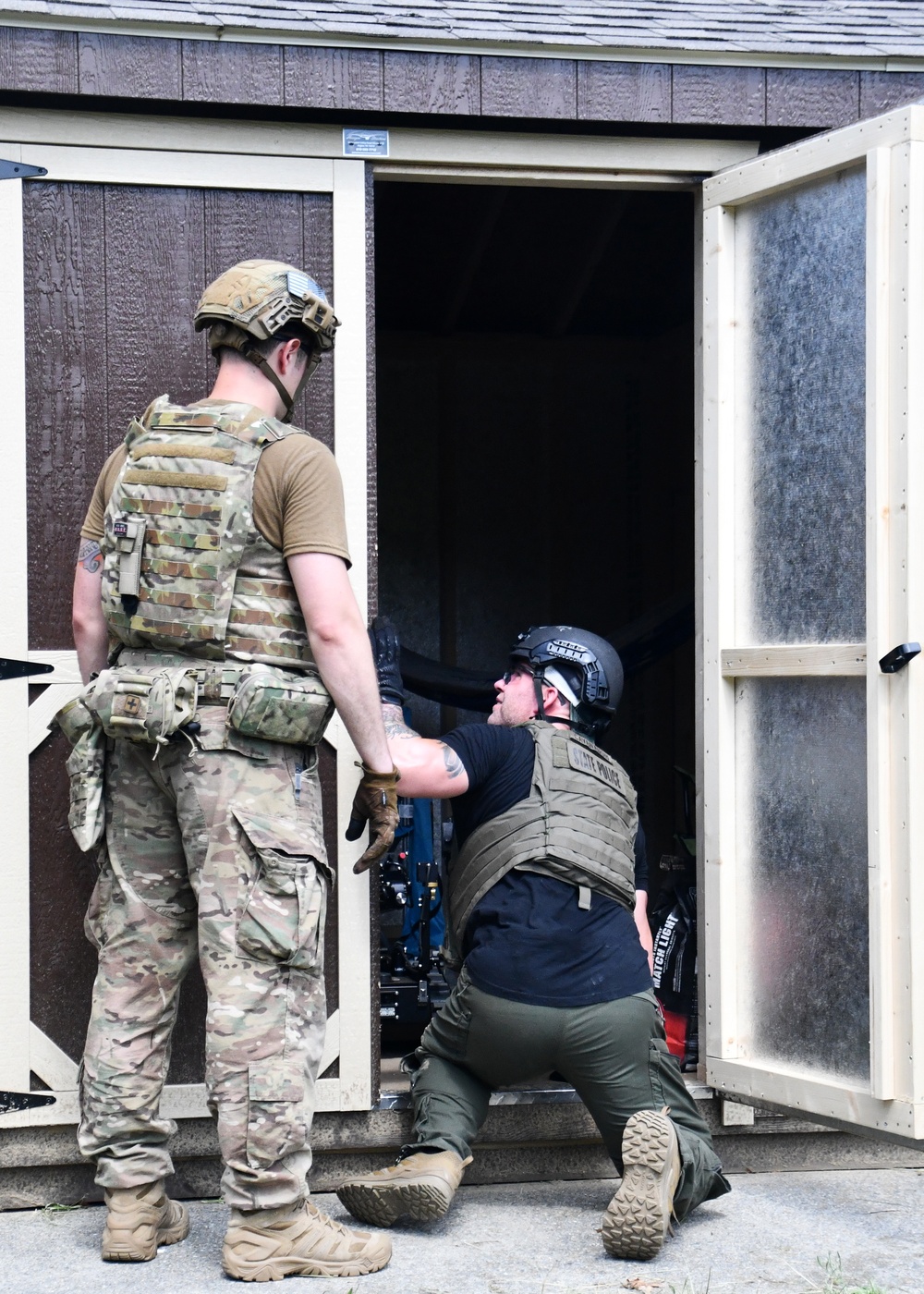 104th Explosive Ordnance Disposal team trains for joint response