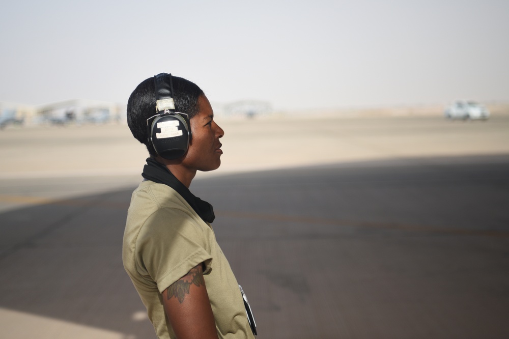 157th Airmen prepare jets for takeoff