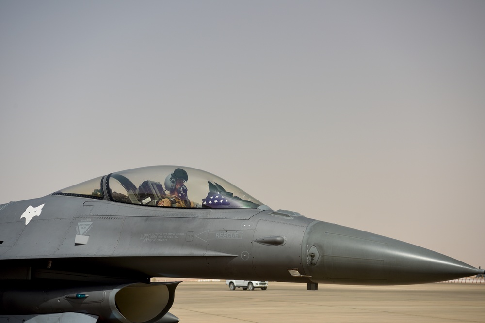 157th Airmen prepare jets for takeoff