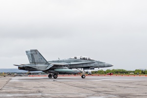VMFA-112 Arrive at MCAS Iwakuni