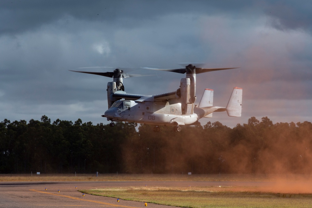 MV-22B Ospreys land in Nhulunbuy for Exercise Darrandarra
