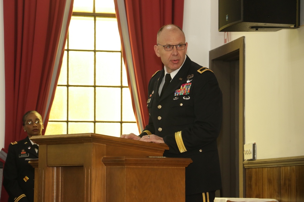 Army Col. Glen H. Walters retires