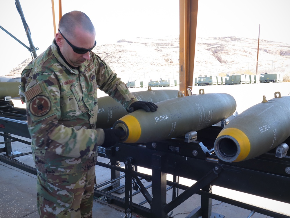 Swamp Fox Airmen build bombs at Red Flag 21-1