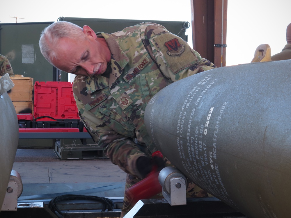 Swamp Fox Airmen build bombs at Red Flag 21-1