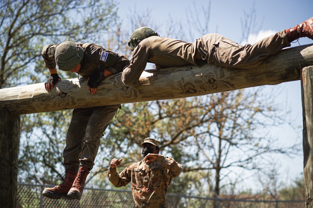 Teamwork on the Obstacle