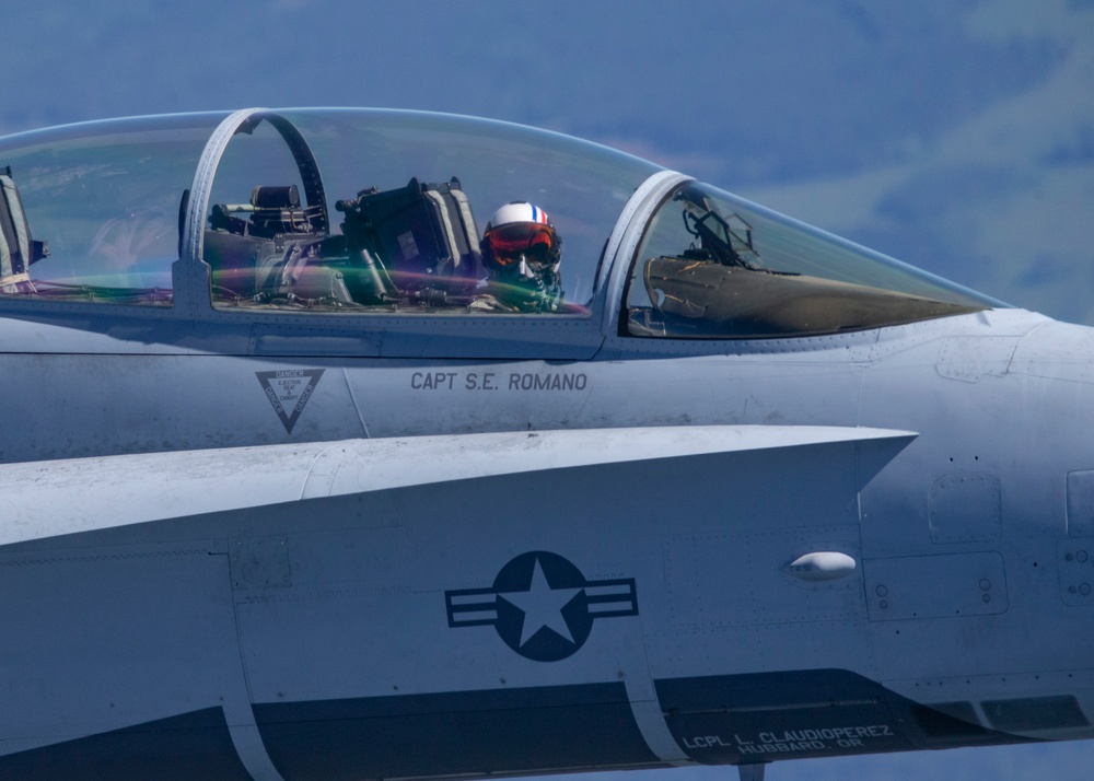 Marines conduct aerial refueling in Finland