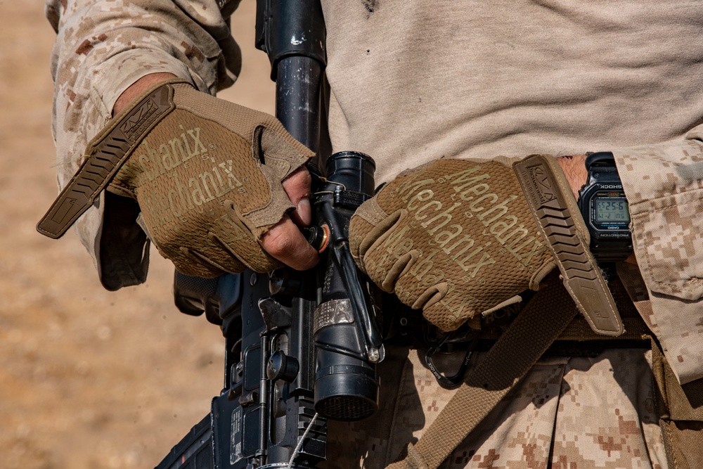 15th MEU LAR Det. conducts live-fire range