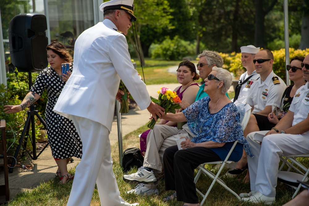 Cdr. Bunch gives mother flowers