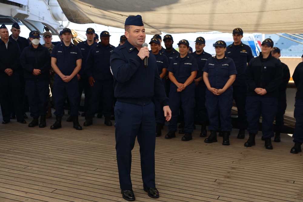 U.S. Coast Guard Atlantic Area CMC addresses cadets