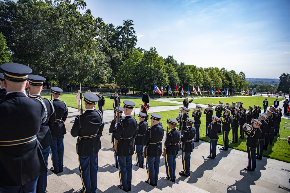 Army Full Honors Wreath-Laying at the Tomb of the Unknown Soldier in Honor of the U.S. Army’s 246th Birthday