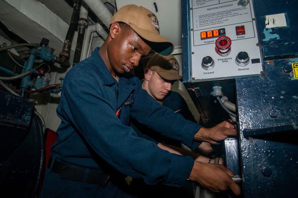 USS Ronald Reagan (CVN 76) Steam and Heat