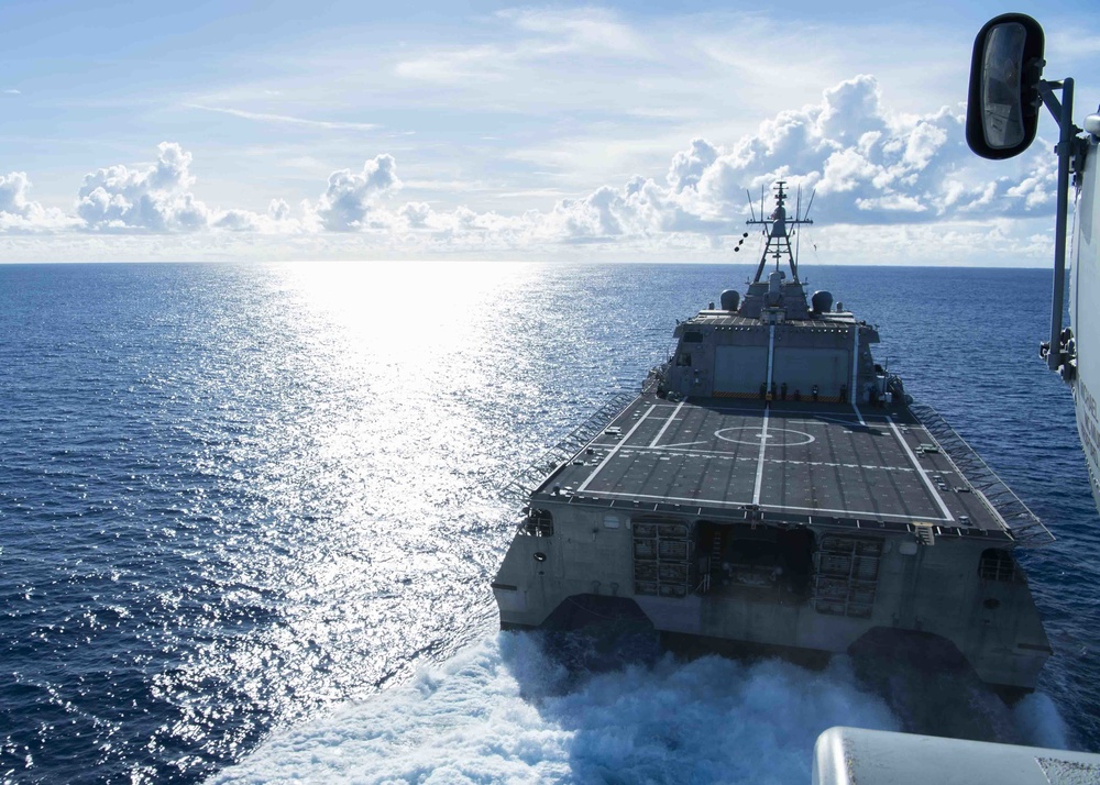 USS Tulsa (LCS 16) conducts flight operations in the Philippine Sea