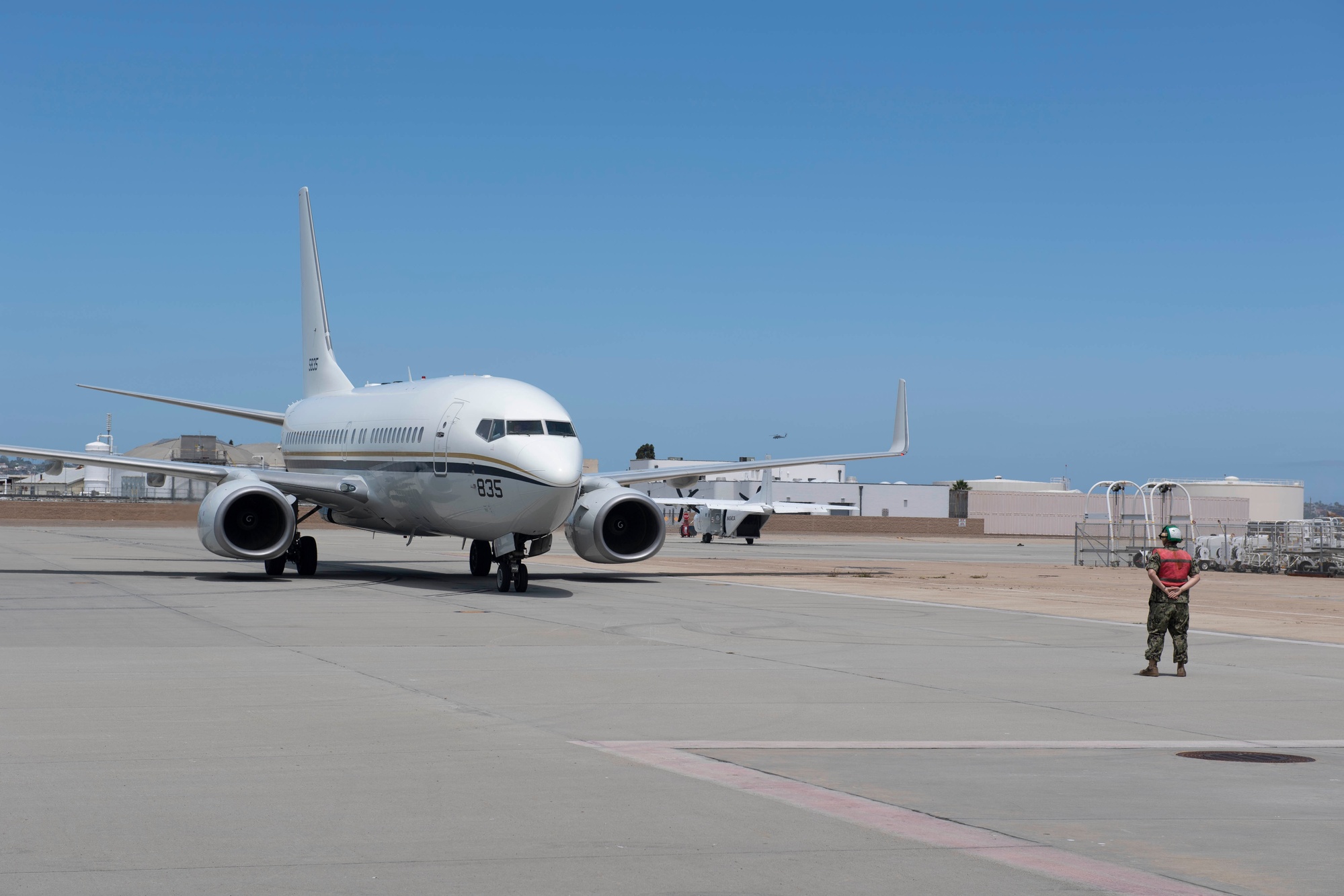 DVIDS - Images - San Diego Padres Visit 3rd Marine Aircraft Wing [Image 1  of 5]