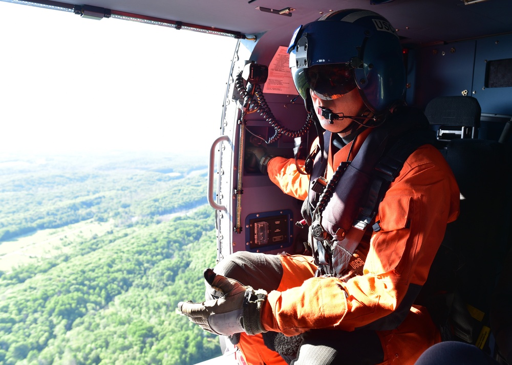 Air Station Traverse City conducts hoist training in Sault Ste. Marie, Mich.
