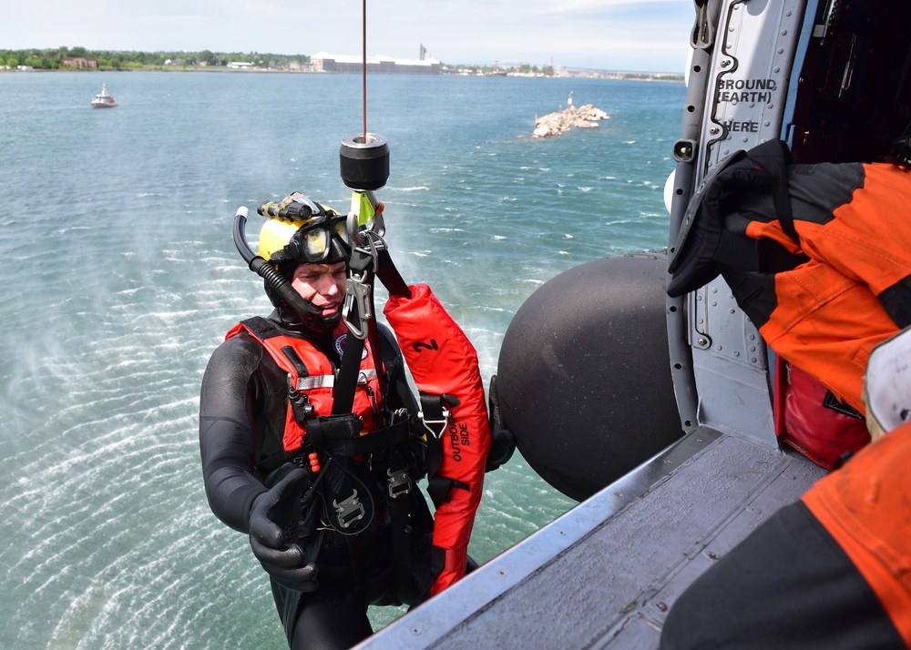 Air Station Traverse City conducts hoist training in Sault Ste. Marie, Mich.