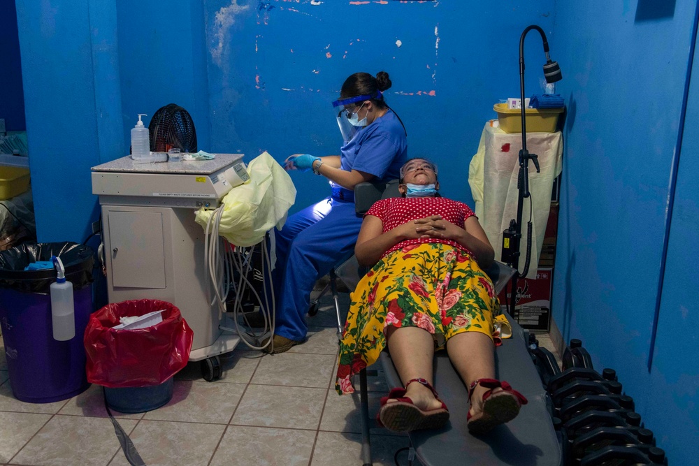 U.S. military provides dental care during RS-21