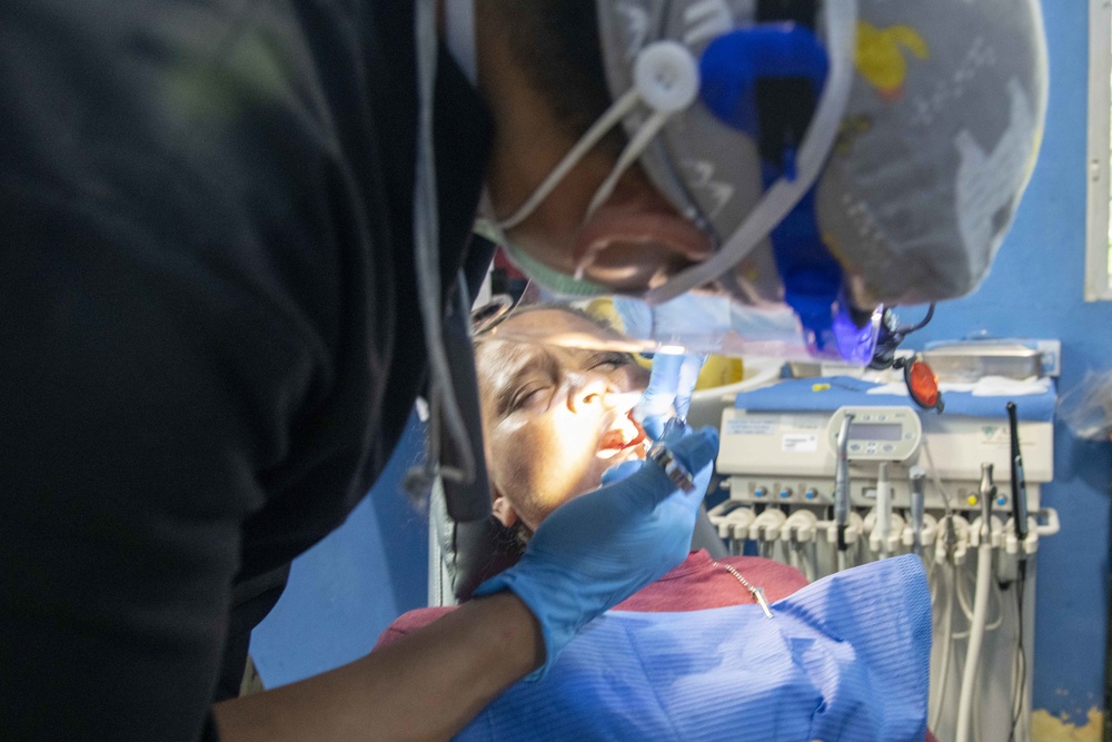 U.S. military provides dental care during RS-21