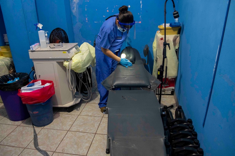 U.S. military provides dental care during RS-21