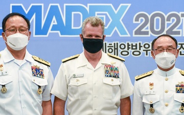 Commander, U.S. Pacific Fleet Visits Republic of Korea