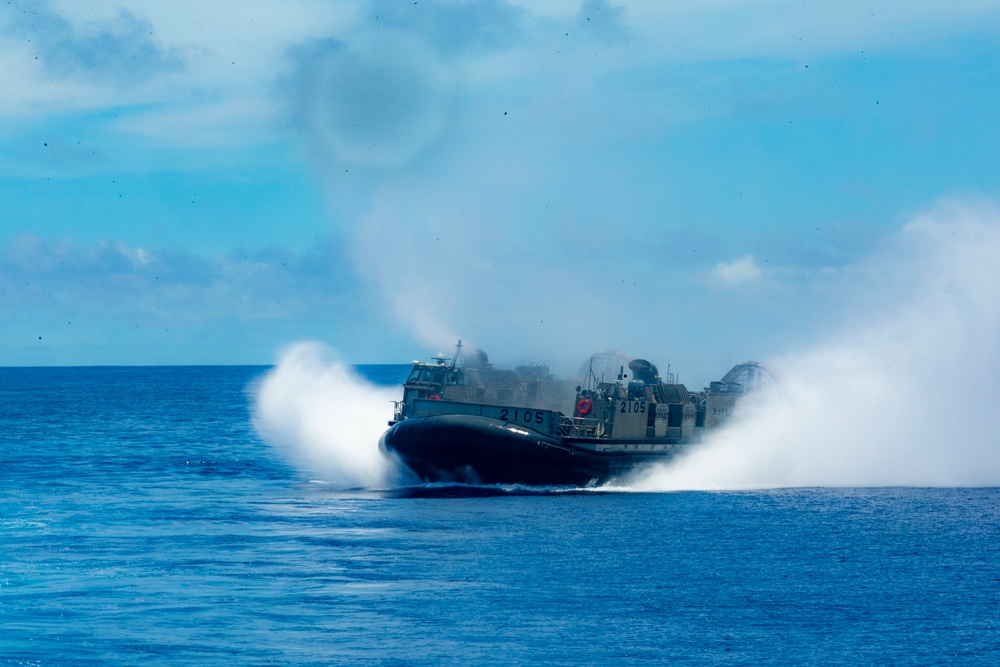 Japanese LCACs do training on USS Germantown