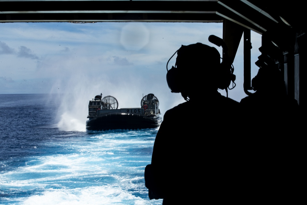 Japanese LCACs do training on USS Germantown