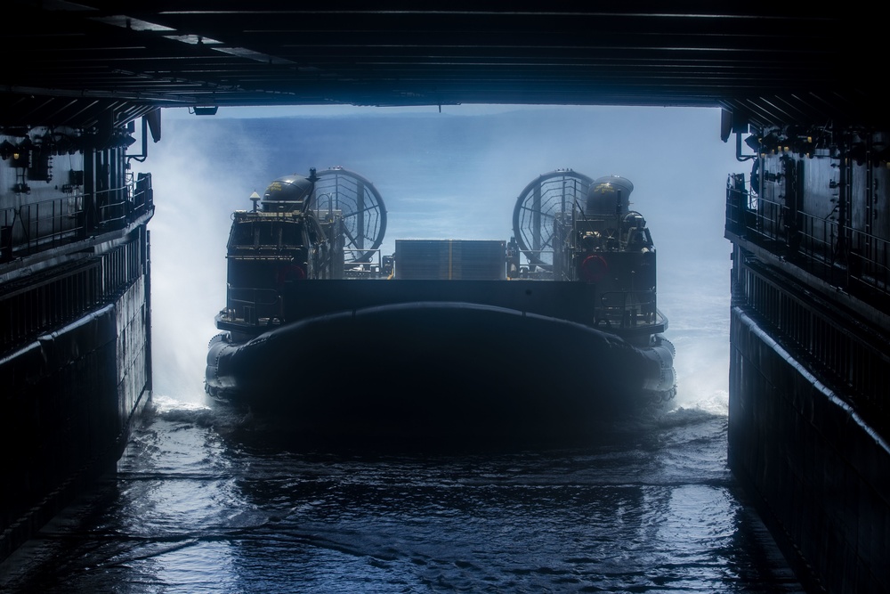 Japanese LCACs do training on USS Germantown