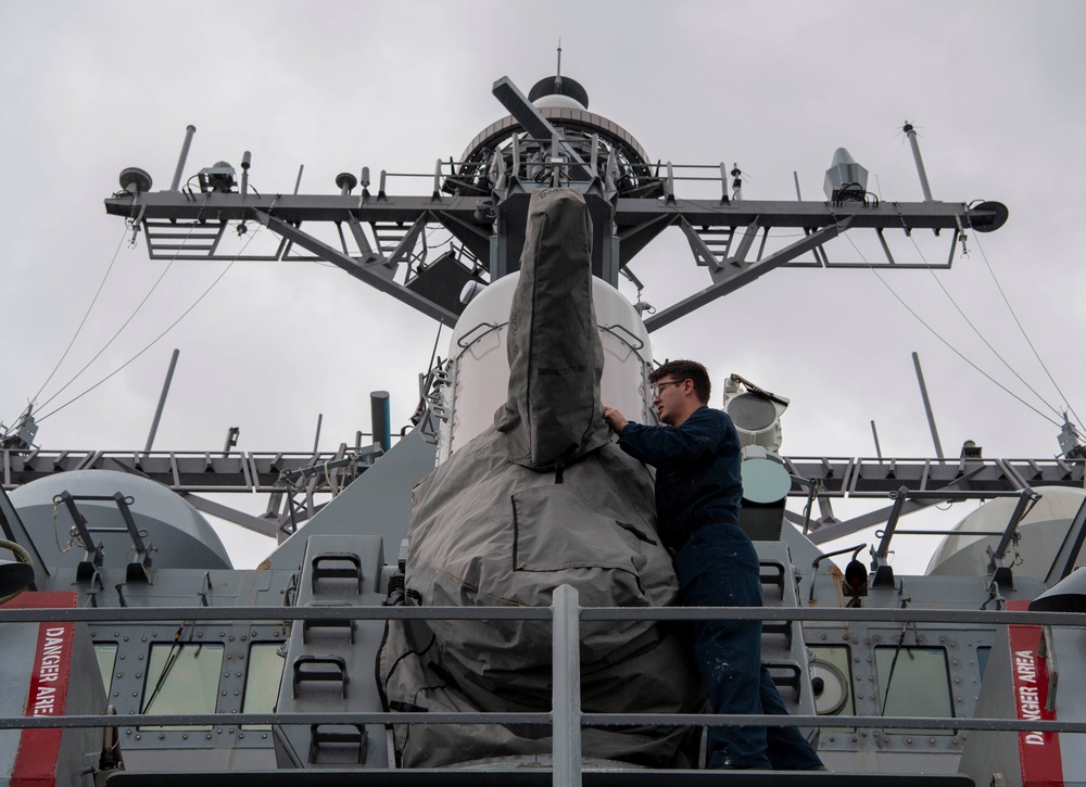 O’kane Sailors conduct maintenance