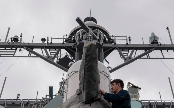 O’kane Sailors conduct maintenance