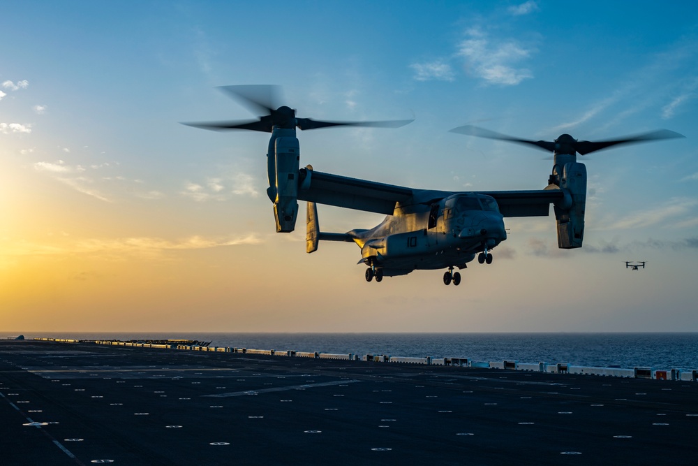 DVIDS - Images - 15th MEU Marines conduct flight operations aboard USS ...