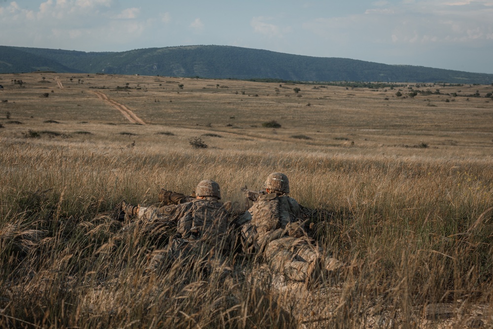 2CR Soldiers conduct support by fire on a target during Saber Guardian 21